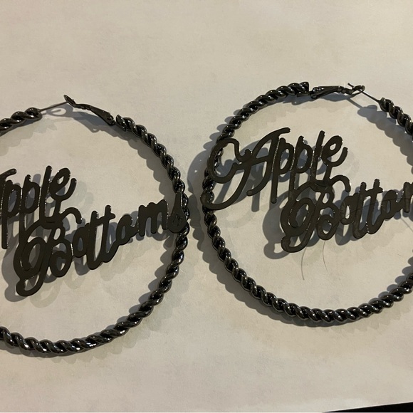 Apple Bottoms Twisted Silver Hoops - Picture 4 of 4